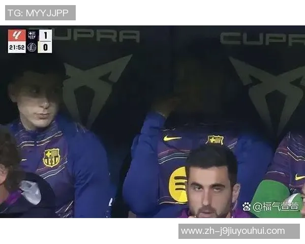 欧冠决赛巴萨与曼联巅峰对决回顾与精彩瞬间分析 欧冠决赛巴萨与曼联巅峰对决回顾与精彩瞬间分析